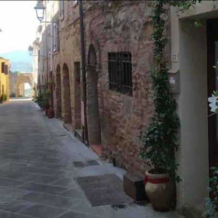 Casa Contadina In Borgo Medievale, Tuscany Monteguidi Экстерьер фото