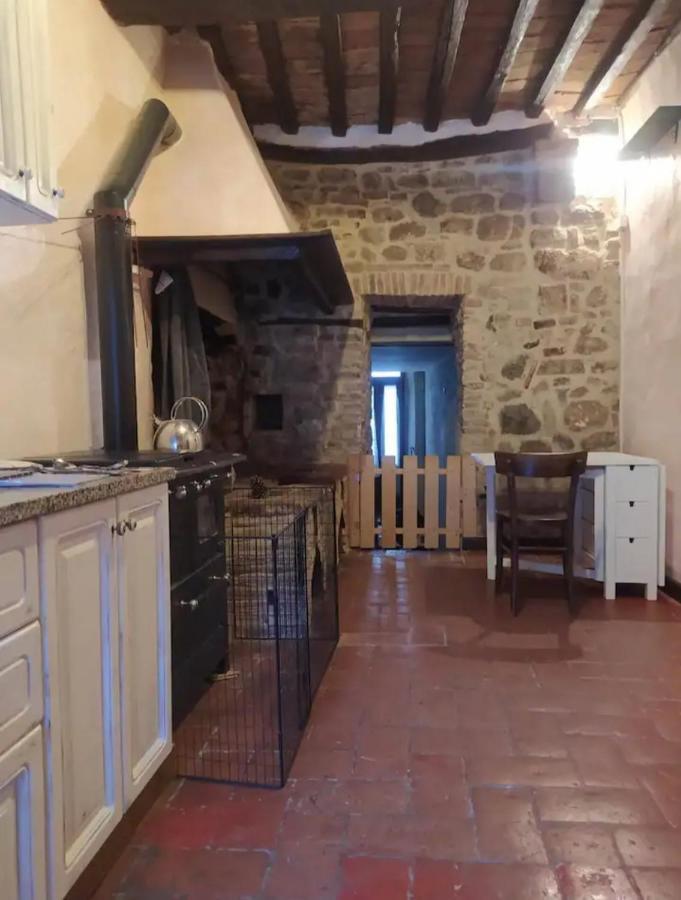 Casa Contadina In Borgo Medievale, Tuscany Monteguidi Экстерьер фото